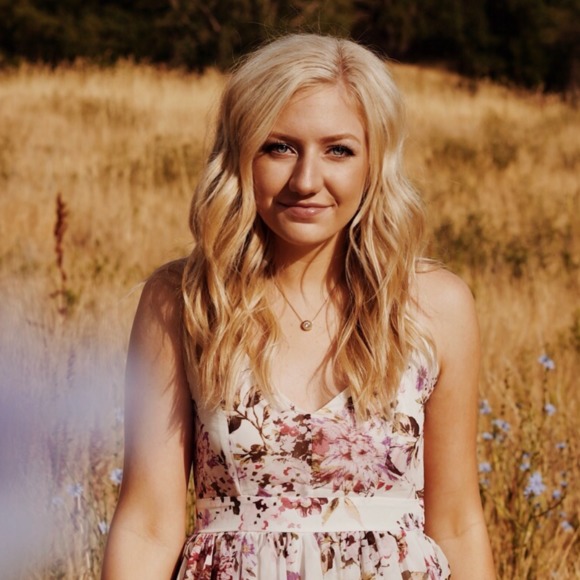 Meet your Posher, Izzy - Picture 1 of 1